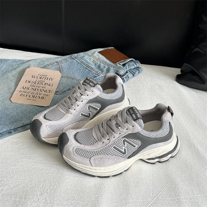 European Station retro contrasting color splicing dad shoes women 2025 new fashionable versatile comfortable breathable casual running shoes 35 серый
European Station retro contrasting color splicing dad shoes women 2025 new fashionable versatile comfortable breathable casual running shoes 35 серый