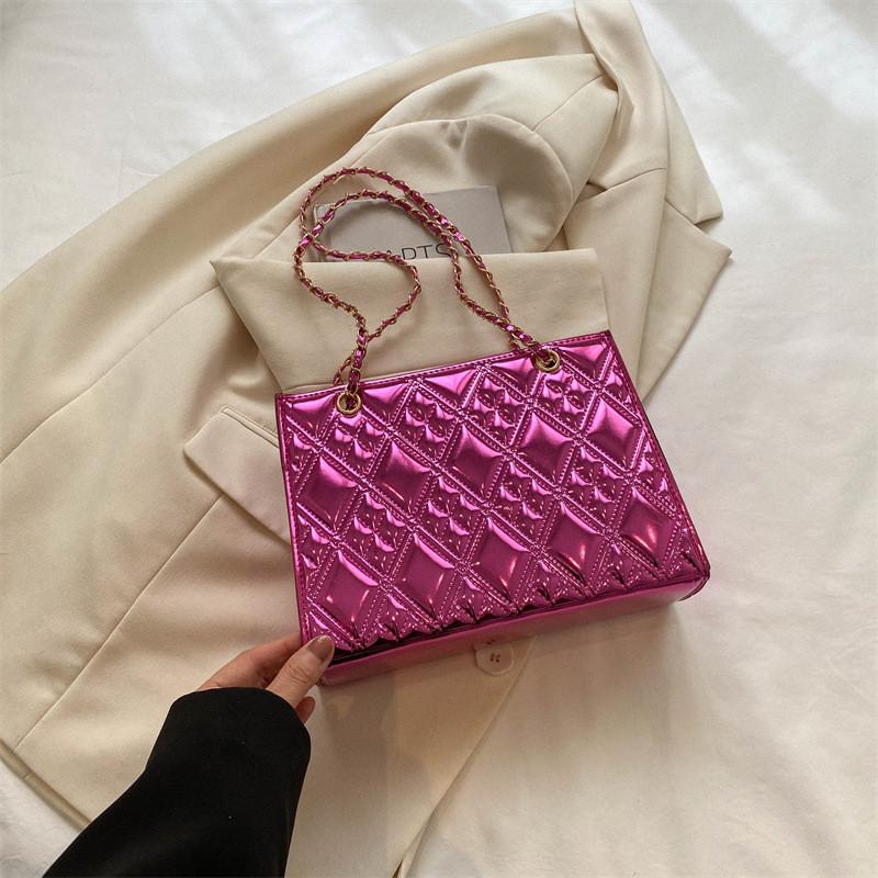Trendy Medium Sized Shoulder Bag With Fashionable Design For Casual And Commuting In Various Colors маджента
Trendy Medium Sized Shoulder Bag With Fashionable Design For Casual And Commuting In Various Colors маджента