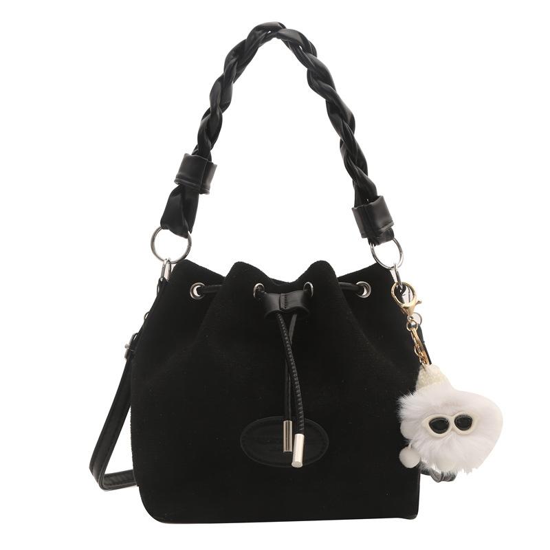 Personalized matte pumping belt portable bucket bag women s new matte retro niche single shoulder portable bucket bag single bag + pendant чорний
Personalized matte pumping belt portable bucket bag women s new matte retro niche single shoulder portable bucket bag single bag + pendant чорний
