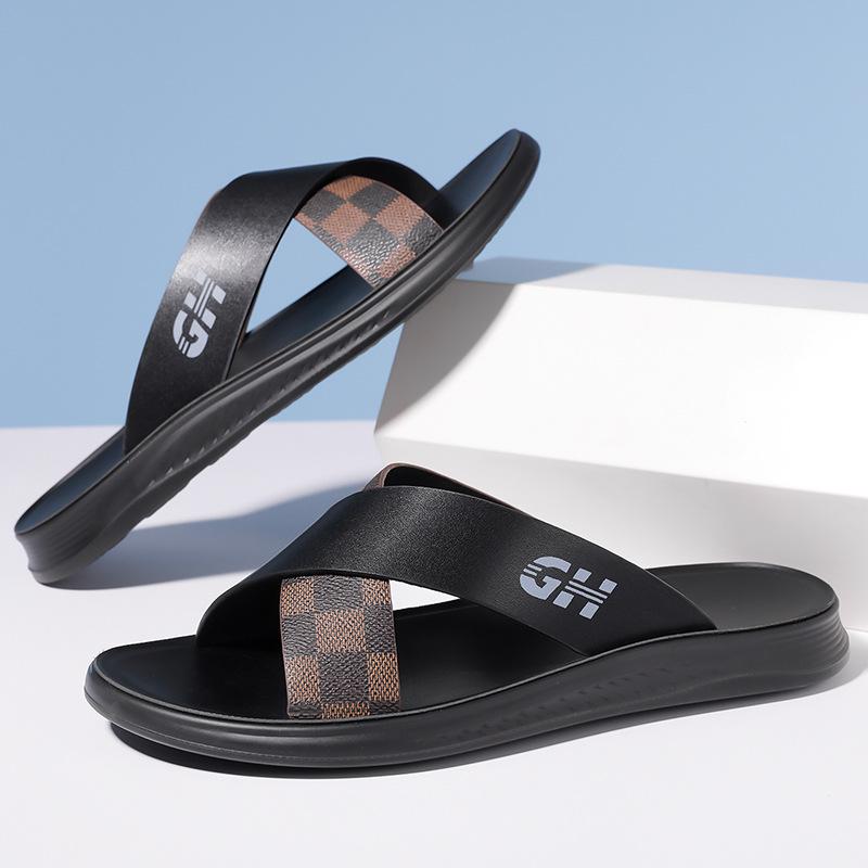 Men s slippers summer new light luxury soft sole one-word drag outside wear personalized trend sandals fashion plaid beach shoes 44 чорний
Men s slippers summer new light luxury soft sole one-word drag outside wear personalized trend sandals fashion plaid beach shoes 44 чорний