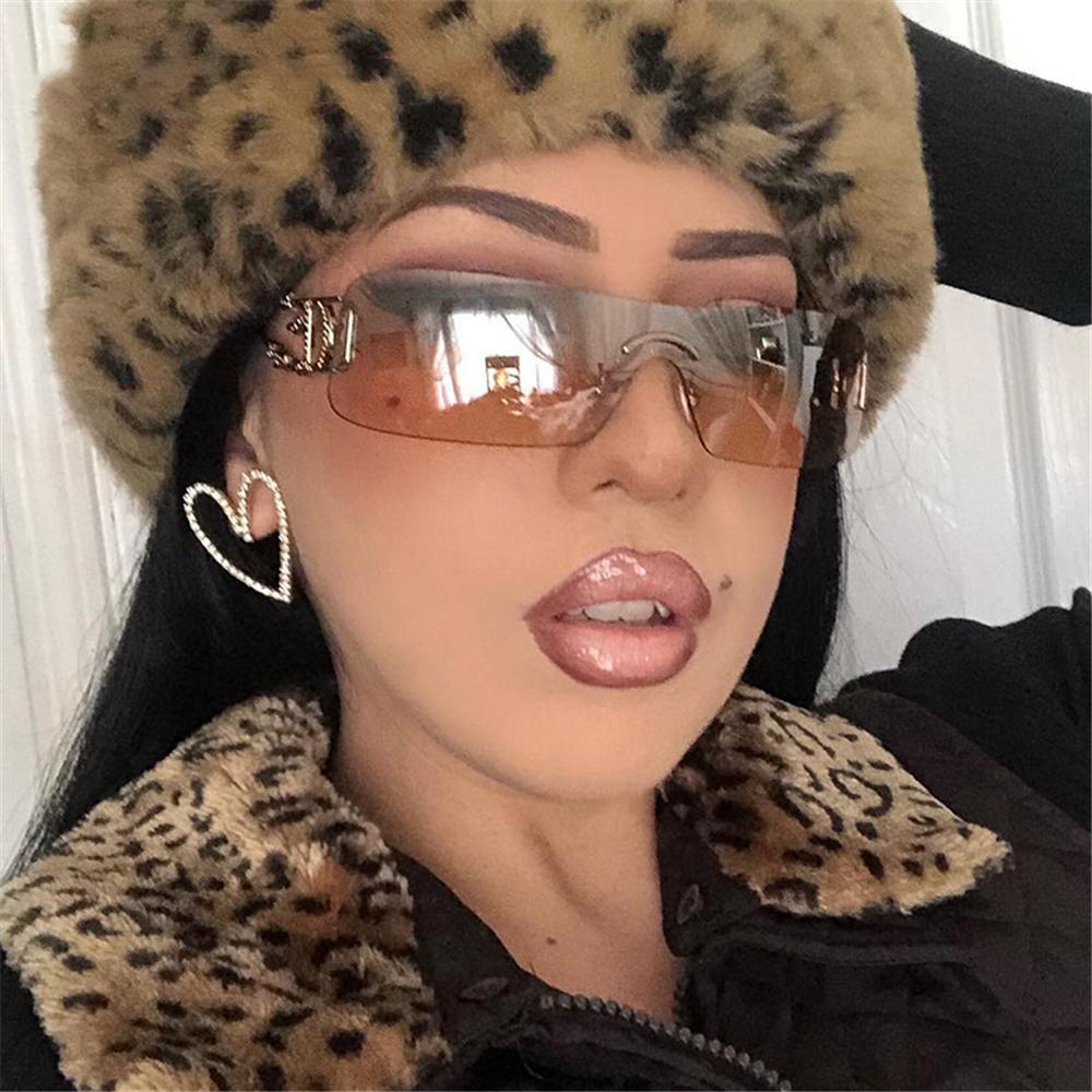 1Pc Y2K Sunglasses One Piece Wrap Around 2000 S Men Shades Eyewear Women Men Fashion Retro UV400 Protection Cyber Accessory
1Pc Y2K Sunglasses One Piece Wrap Around 2000 S Men Shades Eyewear Women Men Fashion Retro UV400 Protection Cyber Accessory