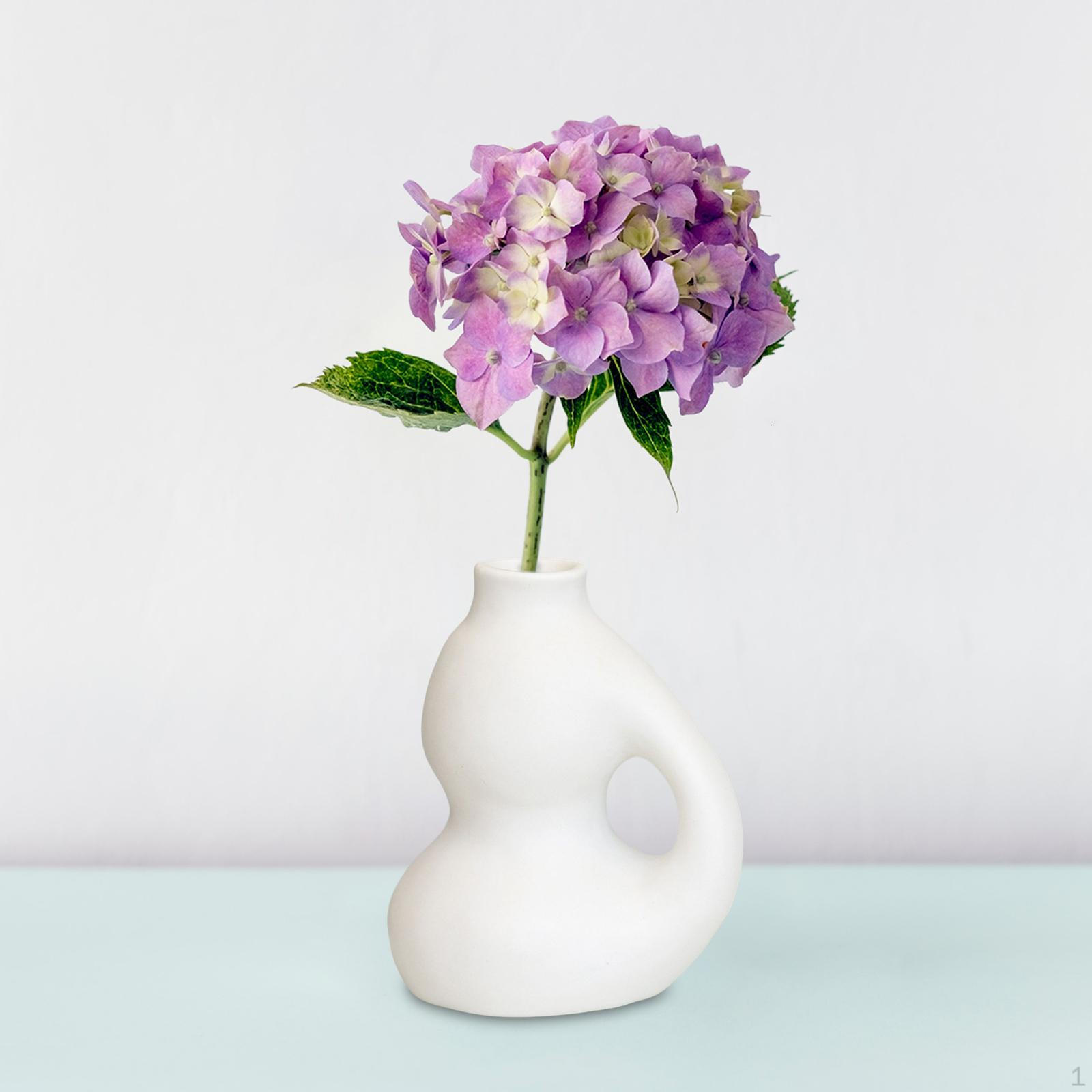 European Candle Holder Candlestick Ceramic Vase for Party Decoration Holiday Gift Banquet
European Candle Holder Candlestick Ceramic Vase for Party Decoration Holiday Gift Banquet