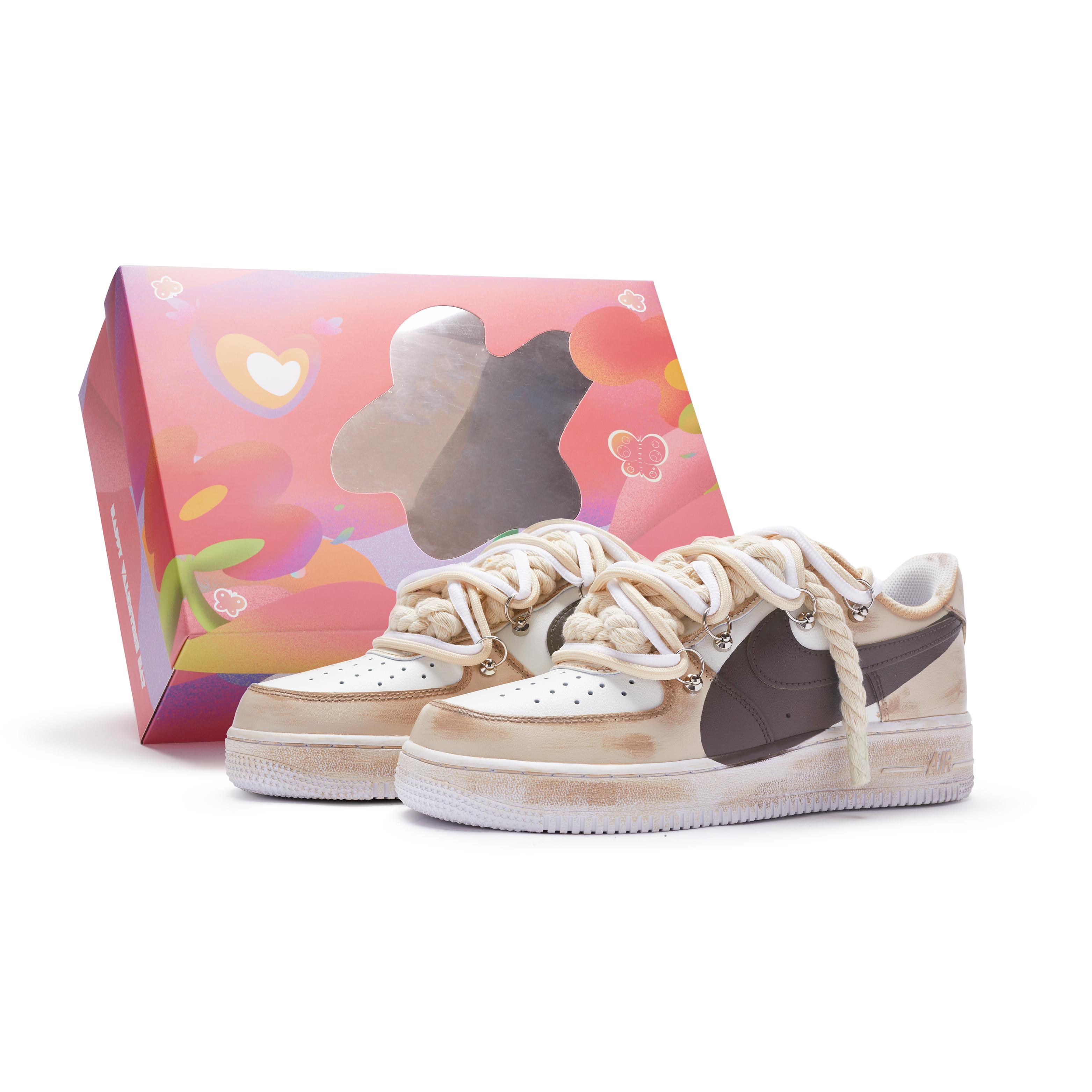 Nike Air Force 1 Low top Skateboard Shoes Women s White Brown DD8959-100(TeamR-T10S-BOX) 37.5
Nike Air Force 1 Low top Skateboard Shoes Women s White Brown DD8959-100(TeamR-T10S-BOX) 37.5