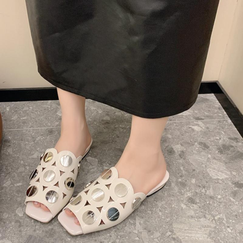 Fashion Women s Fashion Low Heel Slippers Summer New Square Head Open Toe Rivet Hollowed Out A Slip-on Wear-resistant Sandals 40
Fashion Women s Fashion Low Heel Slippers Summer New Square Head Open Toe Rivet Hollowed Out A Slip-on Wear-resistant Sandals 40