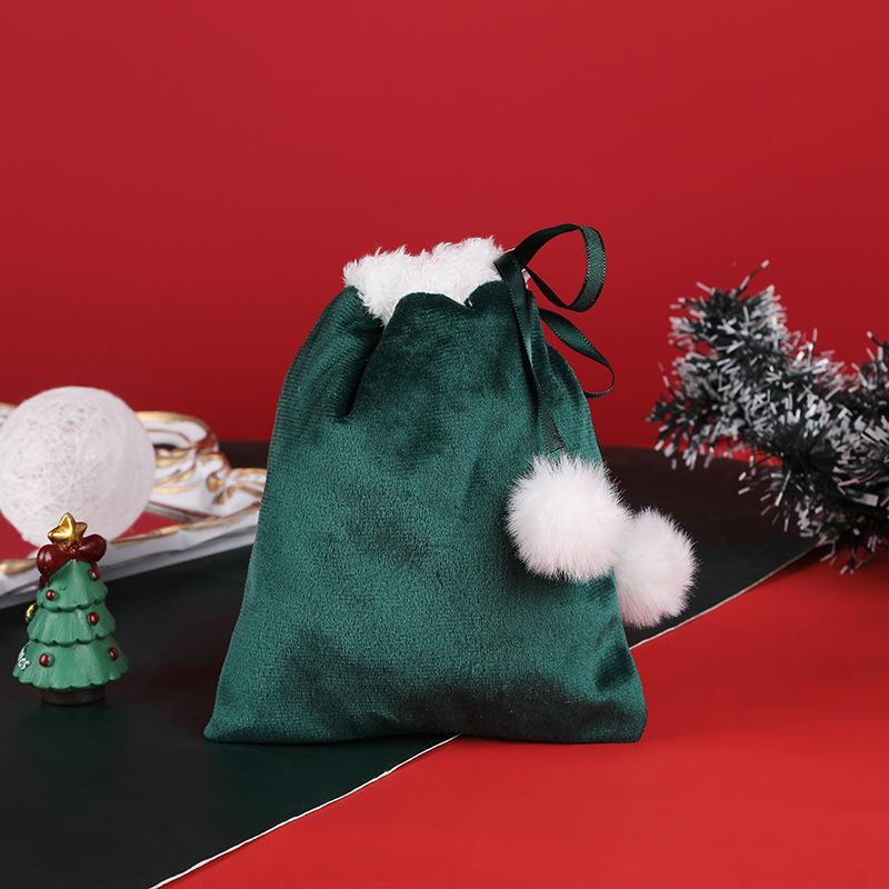 1pc Christmas Candy Bags Hairball Drawstring Bag Velvet Gift Packing Bags Christmas Eve Fruits Bag Party Gift Decoration зелёный
1pc Christmas Candy Bags Hairball Drawstring Bag Velvet Gift Packing Bags Christmas Eve Fruits Bag Party Gift Decoration зелёный