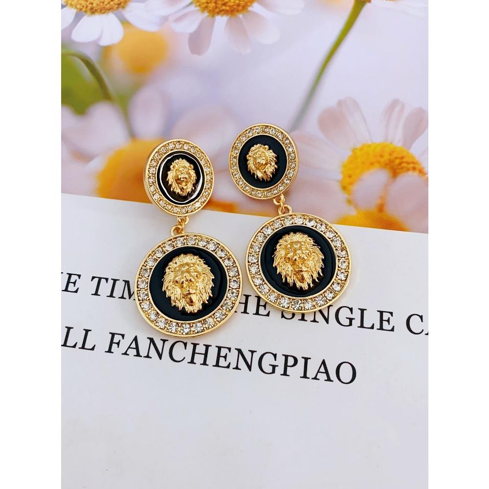 Сверкающие стразы, серьги из цинкового сплава с головой льва для женщин, повседневные серьги для женщин
Сверкающие стразы, серьги из цинкового сплава с головой льва для женщин, повседневные серьги для женщин
