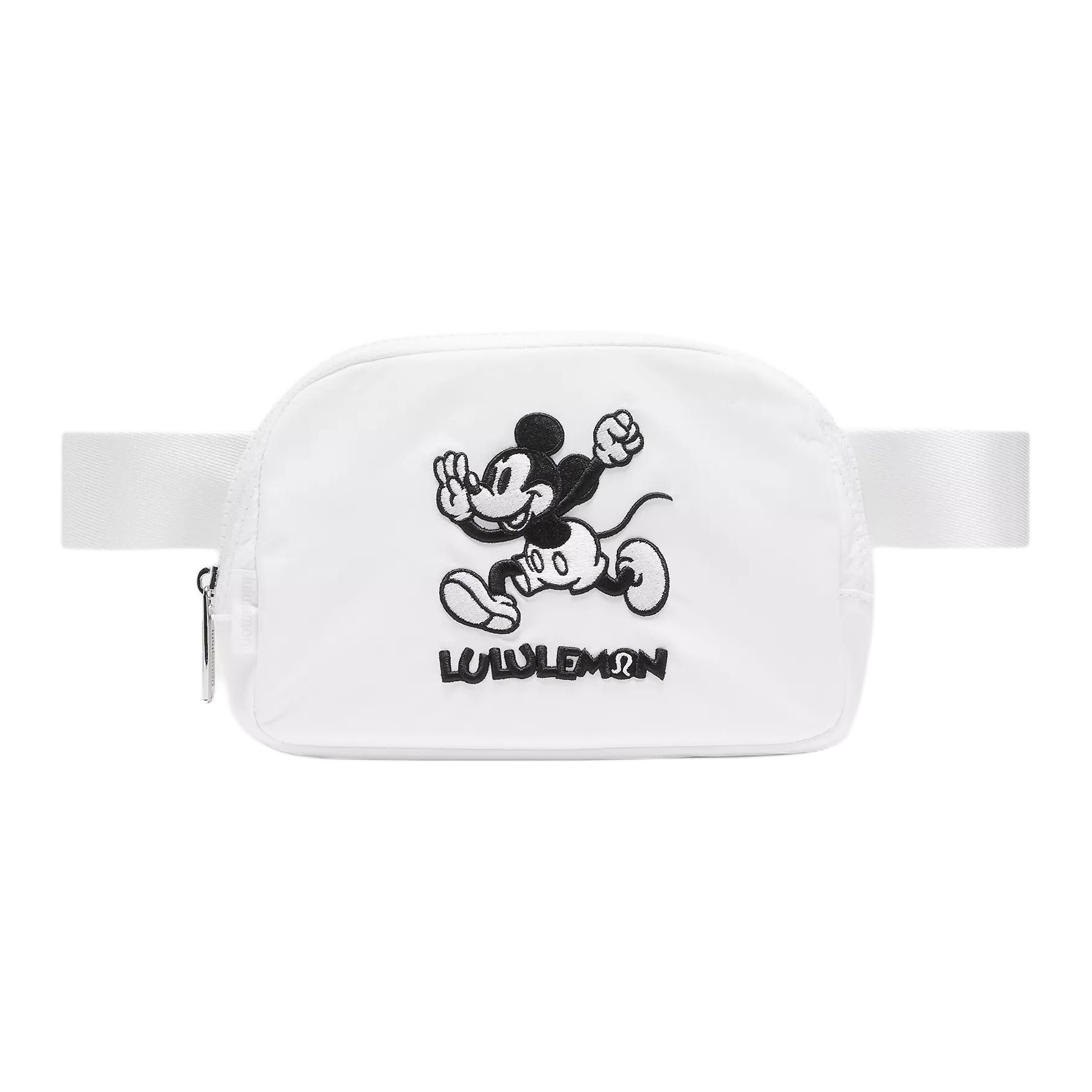 Lululemon X Disney Everywhere 1L Mickey Mouse Embroidered Zipper Shoulder Crossbody Bag Unisex Bag White LU9CC4S-0002 White
Lululemon X Disney Everywhere 1L Mickey Mouse Embroidered Zipper Shoulder Crossbody Bag Unisex Bag White LU9CC4S-0002 White