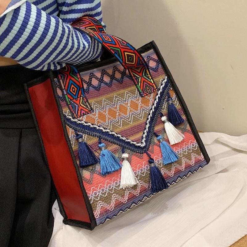 Large capacity ethnic style bag women s 2025 new fashion portable fringed bag retro versatile woven handbag women червоний
Large capacity ethnic style bag women s 2025 new fashion portable fringed bag retro versatile woven handbag women червоний