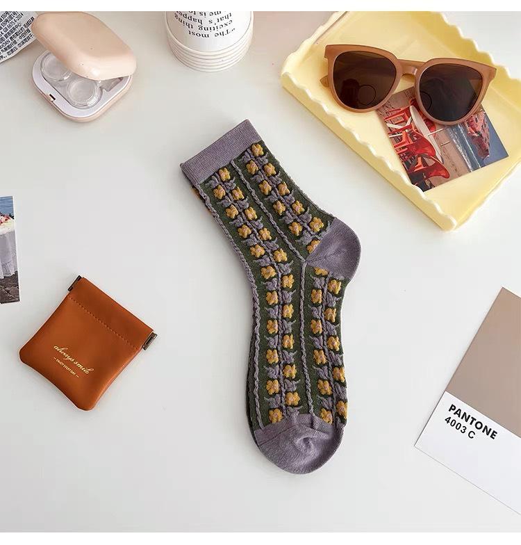 Artistic Multi-Color Retro Knee-High Ribbed Socks - Fashionable and Versatile for Autumn/Winter
Artistic Multi-Color Retro Knee-High Ribbed Socks - Fashionable and Versatile for Autumn/Winter