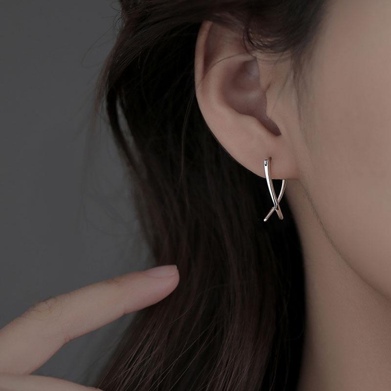 S925 Sterling Silver Fishbone Cross Ear Cuffs: High-End Minimalist Stud Earrings for Women - 2022 Autumn/Winter Trend золотой
S925 Sterling Silver Fishbone Cross Ear Cuffs: High-End Minimalist Stud Earrings for Women - 2022 Autumn/Winter Trend золотой