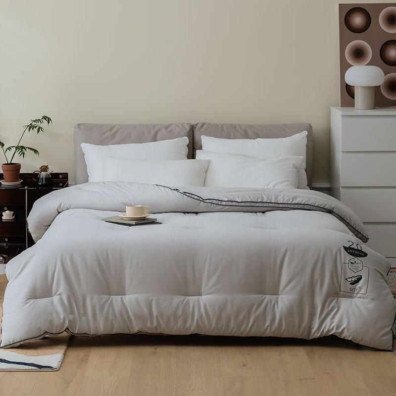 Yiyiai Cotton Jacquard Soybean Fiber Autumn/Winter Quilt
Yiyiai Cotton Jacquard Soybean Fiber Autumn/Winter Quilt