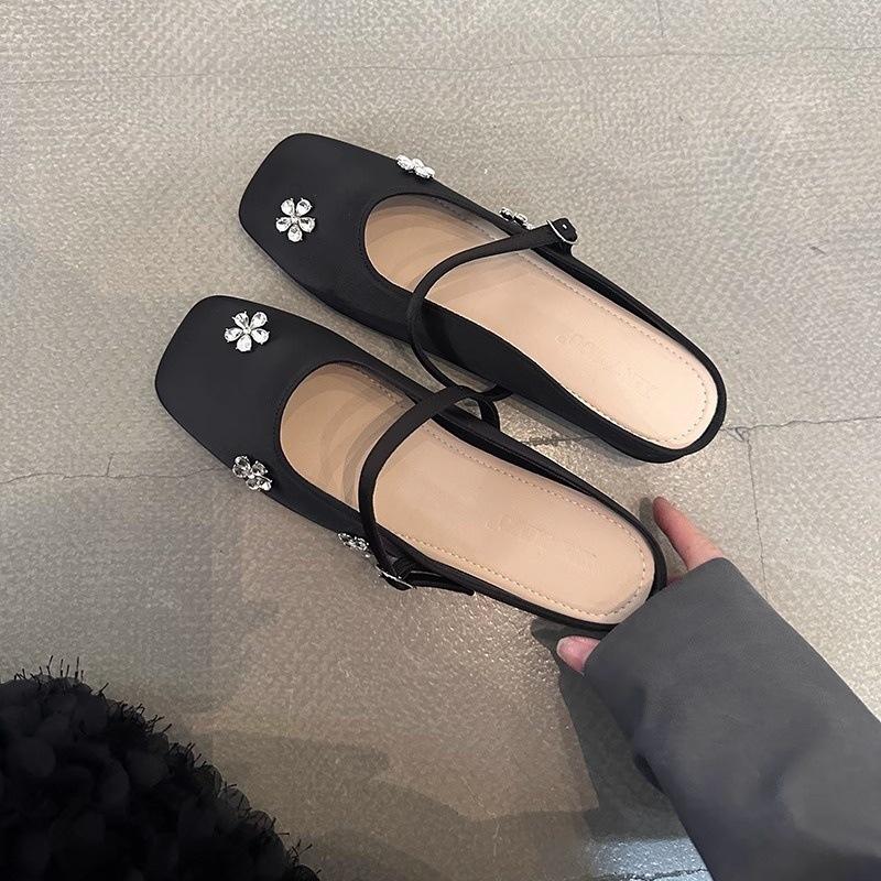 Стразы цветок сумка голова полутапочки женская летняя одежда 2025 новые французские красивые половинки Мэри Джейн одиночные туфли женские 40 чёрный
Стразы цветок сумка голова полутапочки женская летняя одежда 2025 новые французские красивые половинки Мэри Джейн одиночные туфли женские 40 чёрный