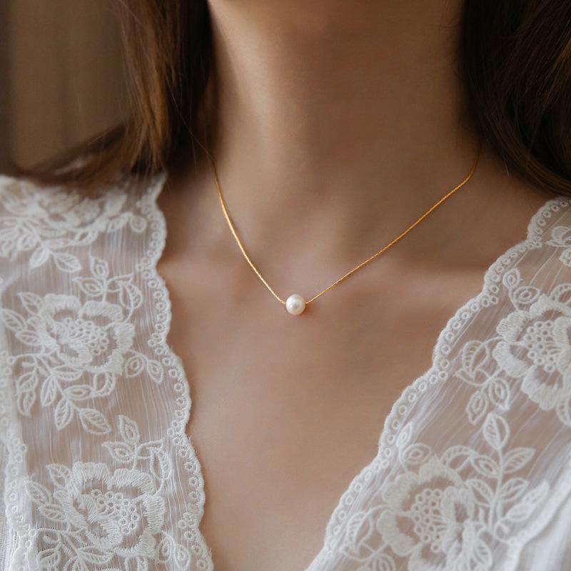 Elegant Natural Pearl Necklace for Women - Summer Clavicle Chain with Titanium Steel, Luxurious Versatile Pendant
Elegant Natural Pearl Necklace for Women - Summer Clavicle Chain with Titanium Steel, Luxurious Versatile Pendant