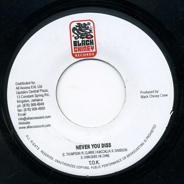 7inch Record T.O.K. / WARD 21 - Never You Diss / 2000 Gyal none Black Chiney Re 2007 Jamaica Reggae, Ska & Dub Used
7inch Record T.O.K. / WARD 21 - Never You Diss / 2000 Gyal none Black Chiney Re 2007 Jamaica Reggae, Ska & Dub Used