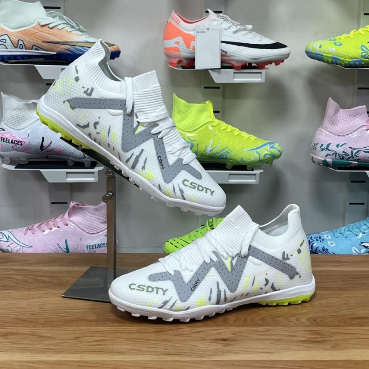 New football shoes adult children high top spikes youth student training shoes broken nails artificial grass 45
New football shoes adult children high top spikes youth student training shoes broken nails artificial grass 45