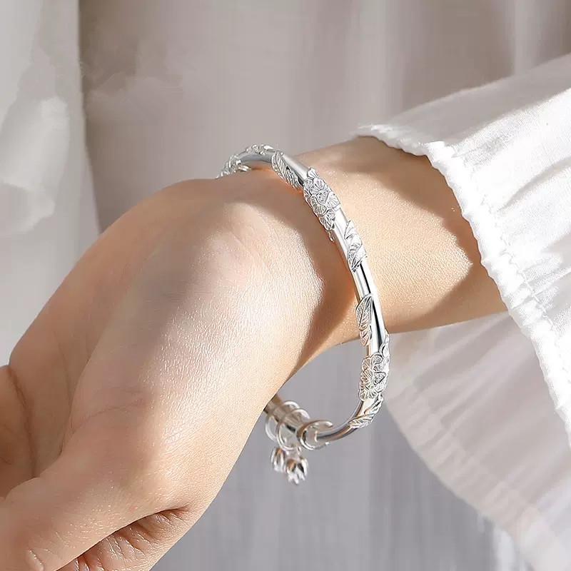 Prosperous Flowers Women s Pure Silver Bangle - Push-Pull Style Bracelet, Joyful Gift for Her 9999 Pure Silver
Prosperous Flowers Women s Pure Silver Bangle - Push-Pull Style Bracelet, Joyful Gift for Her 9999 Pure Silver