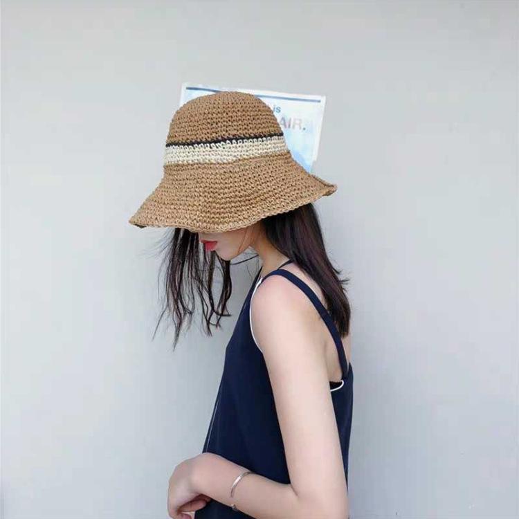 Bucket hat flower versatile summer hat women beach outing shading sun protection straw hat woven material adjustable світло-синій колір
Bucket hat flower versatile summer hat women beach outing shading sun protection straw hat woven material adjustable світло-синій колір