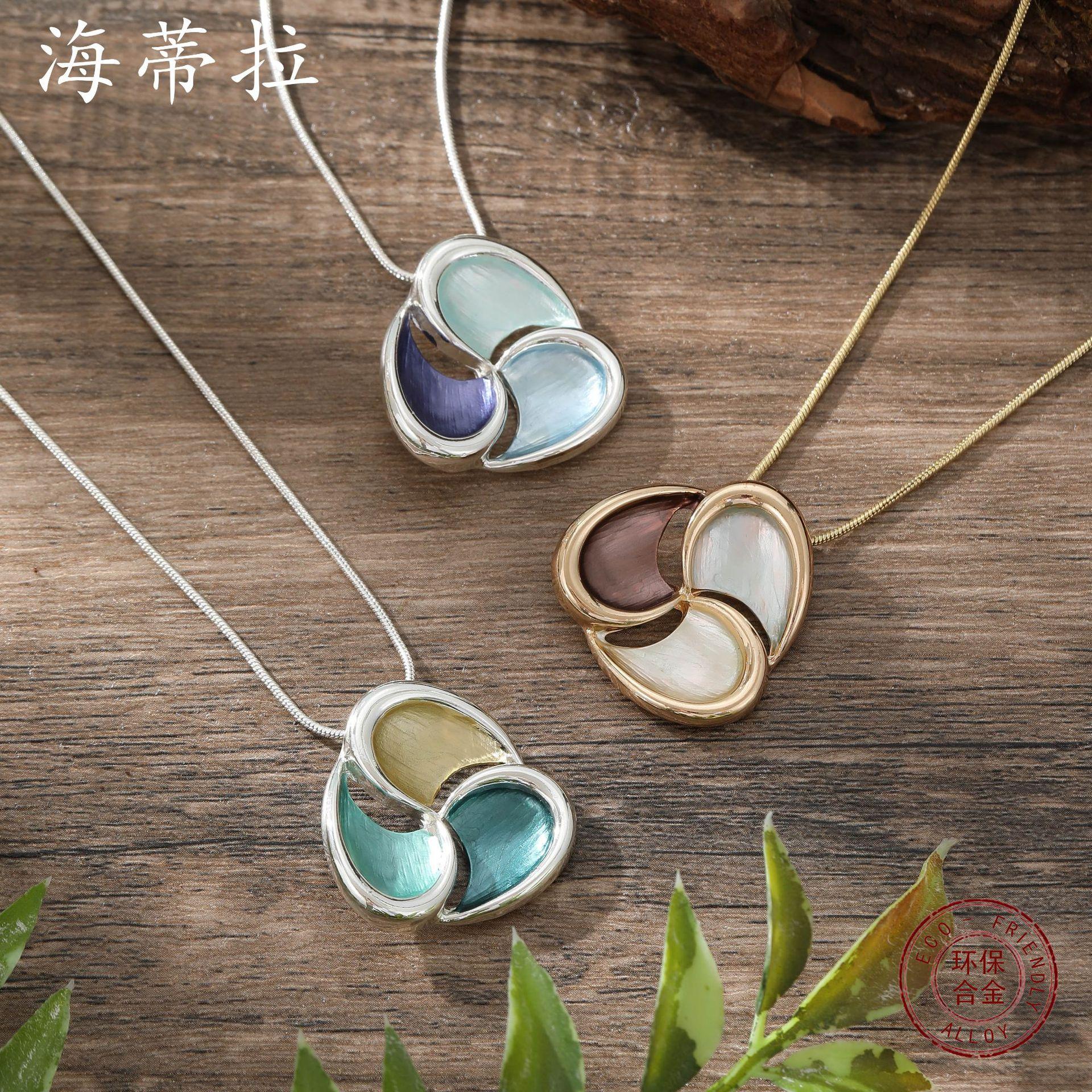 New geometric hollow painting oil clover small pendant, simple and exquisite women s versatile clover neck chain
New geometric hollow painting oil clover small pendant, simple and exquisite women s versatile clover neck chain