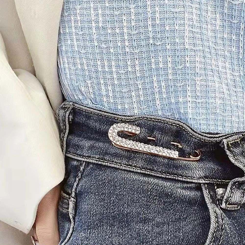 Scarf Buckle Rhinestone Sweater Pants Pin Women Brooch Korean Buckle Pin Tightening Waistband Pin
Scarf Buckle Rhinestone Sweater Pants Pin Women Brooch Korean Buckle Pin Tightening Waistband Pin