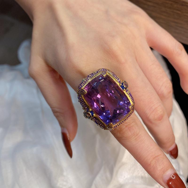 Vintage gilt enamel imitation natural amethyst ring and pendant set - royal style gemstone necklace
Vintage gilt enamel imitation natural amethyst ring and pendant set - royal style gemstone necklace