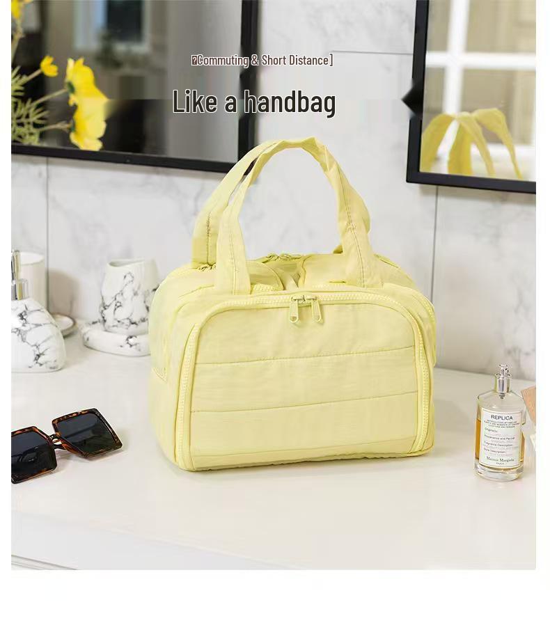 Вдохновленная Xiaohongshu женская дорожная сумка-органайзер для макияжа и ухода за кожей большой вместимости с отделениями для кистей 31*19.5*21
Вдохновленная Xiaohongshu женская дорожная сумка-органайзер для макияжа и ухода за кожей большой вместимости с отделениями для кистей 31*19.5*21