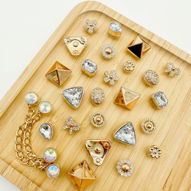 Роскошный дизайнерский брелок для обуви Crocs DIY Винтажные металлические стразы Украшения для обуви Пряжка для Croc Брелоки Аксессуары для обуви
Роскошный дизайнерский брелок для обуви Crocs DIY Винтажные металлические стразы Украшения для обуви Пряжка для Croc Брелоки Аксессуары для обуви