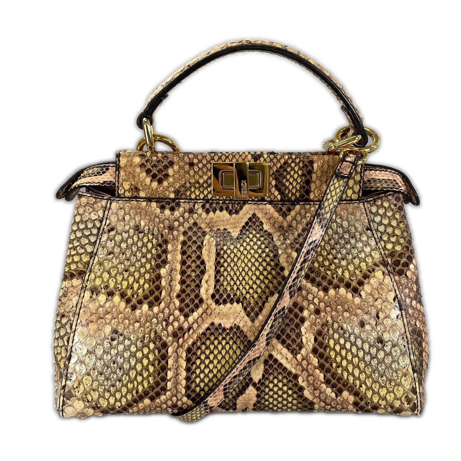 FENDI Peekaboo mini 8BN244 Шкіряна сумка-клатч з пітона бежева Жіноча 2WAY вживана
FENDI Peekaboo mini 8BN244 Шкіряна сумка-клатч з пітона бежева Жіноча 2WAY вживана