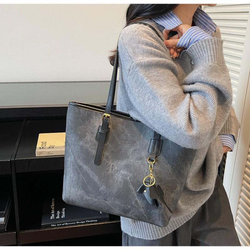 Large-capacity Tote Bag Women Fashionable Retro All-matching Shoulder High-end Work Commuting 37x12x26 чорний
Large-capacity Tote Bag Women Fashionable Retro All-matching Shoulder High-end Work Commuting 37x12x26 чорний