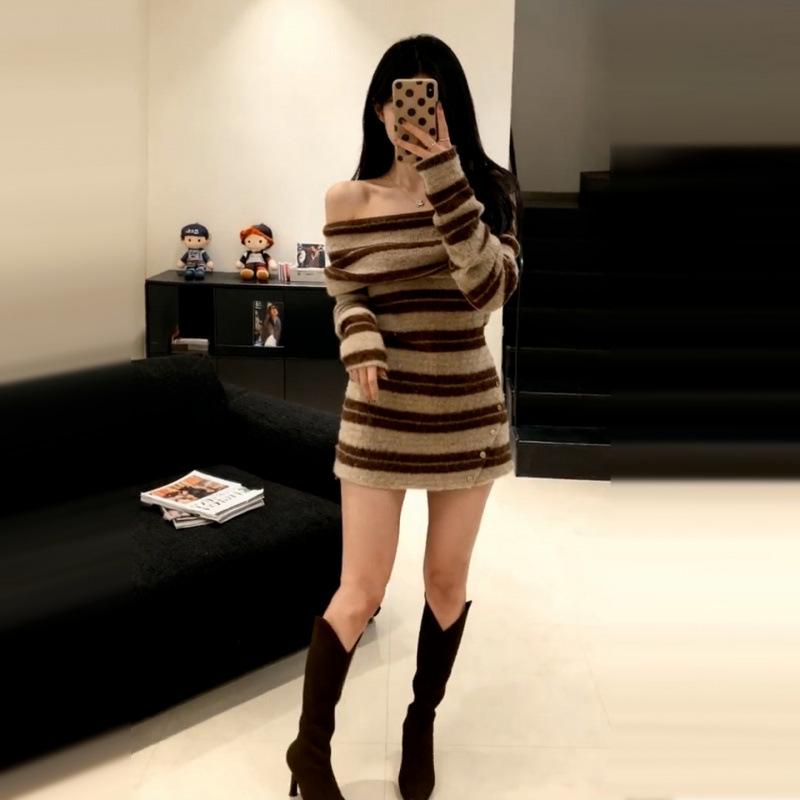 Women s Striped One-Shoulder Knitted Dress - Spring/Autumn Korean Style XL
Women s Striped One-Shoulder Knitted Dress - Spring/Autumn Korean Style XL