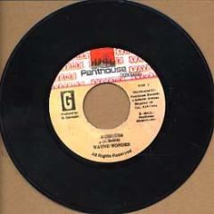 7inch Record WAYNE WONDER - Rumours NONE Penthouse Vinta Jamaica Reggae, Ska & Dub Used
7inch Record WAYNE WONDER - Rumours NONE Penthouse Vinta Jamaica Reggae, Ska & Dub Used
