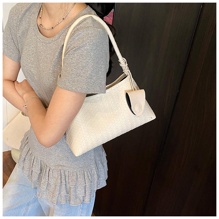 2025 new niche temperament hand bag, high-end fashion woven bag, simple shoulder underarm bucket bag чёрный
2025 new niche temperament hand bag, high-end fashion woven bag, simple shoulder underarm bucket bag чёрный