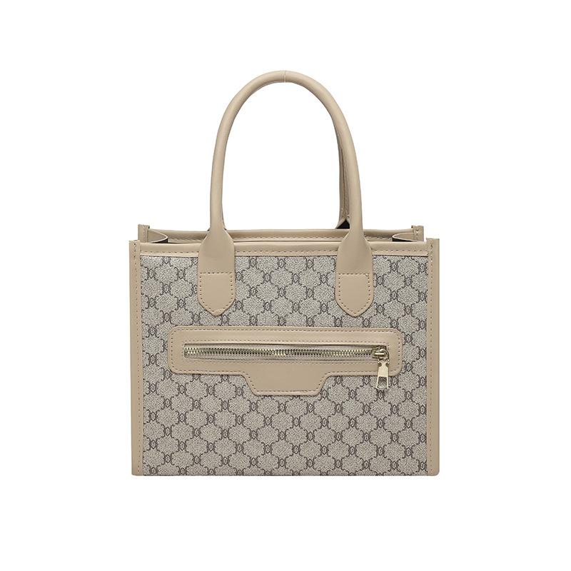 Large-capacity splicing handbag Korean version small bag women s 2024 new casual commuting to work crossbody fashion shoulder bag хакі
Large-capacity splicing handbag Korean version small bag women s 2024 new casual commuting to work crossbody fashion shoulder bag хакі