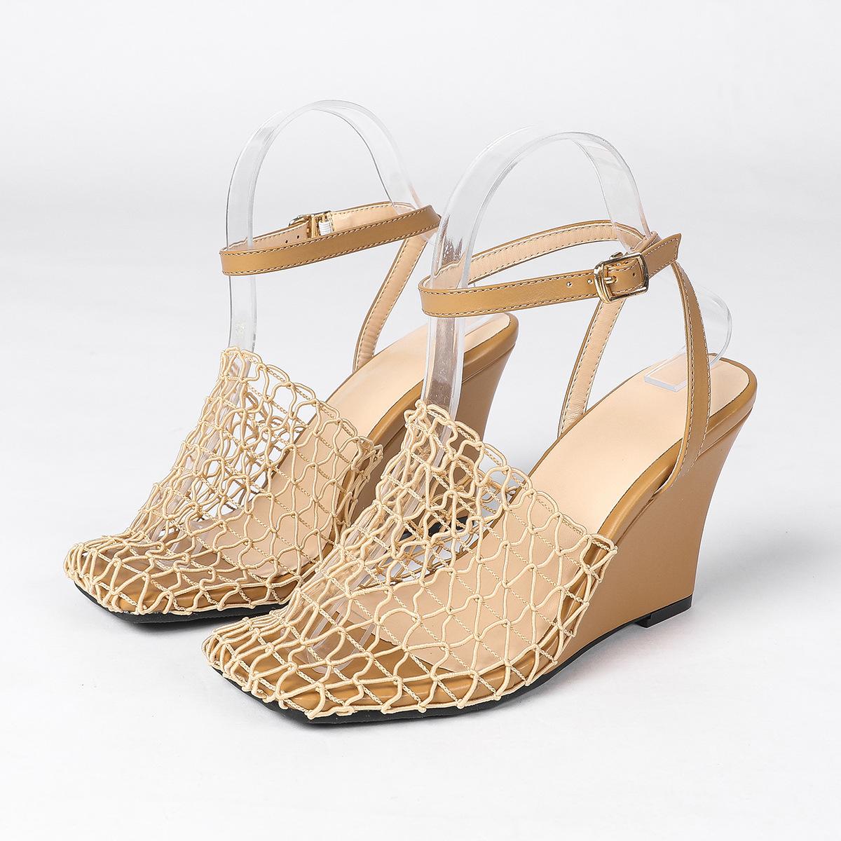 Fashion European And American Wedge Heel Flip-Flops With A Sense Of Design Hollowed-Out Woven Fishing Net Shoes Single Shoes 43 абрикосовый
Fashion European And American Wedge Heel Flip-Flops With A Sense Of Design Hollowed-Out Woven Fishing Net Shoes Single Shoes 43 абрикосовый