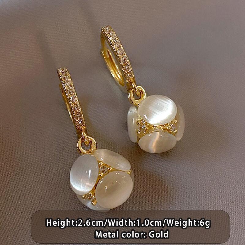 Elegant Cat s Eye Stone round Ball Dangle Earrings For 2026 New Women s Luxury Design Sensation Ear Jewelry Trending Accessories
Elegant Cat s Eye Stone round Ball Dangle Earrings For 2026 New Women s Luxury Design Sensation Ear Jewelry Trending Accessories