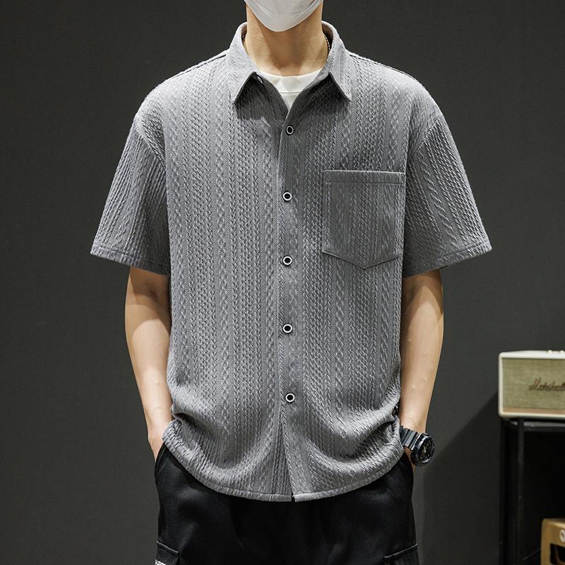 Loose clothing trendy brand student short-sleeved T-shirt tops quarter-sleeved jacquard lapel cardigan for men 4XL сірий колір
Loose clothing trendy brand student short-sleeved T-shirt tops quarter-sleeved jacquard lapel cardigan for men 4XL сірий колір
