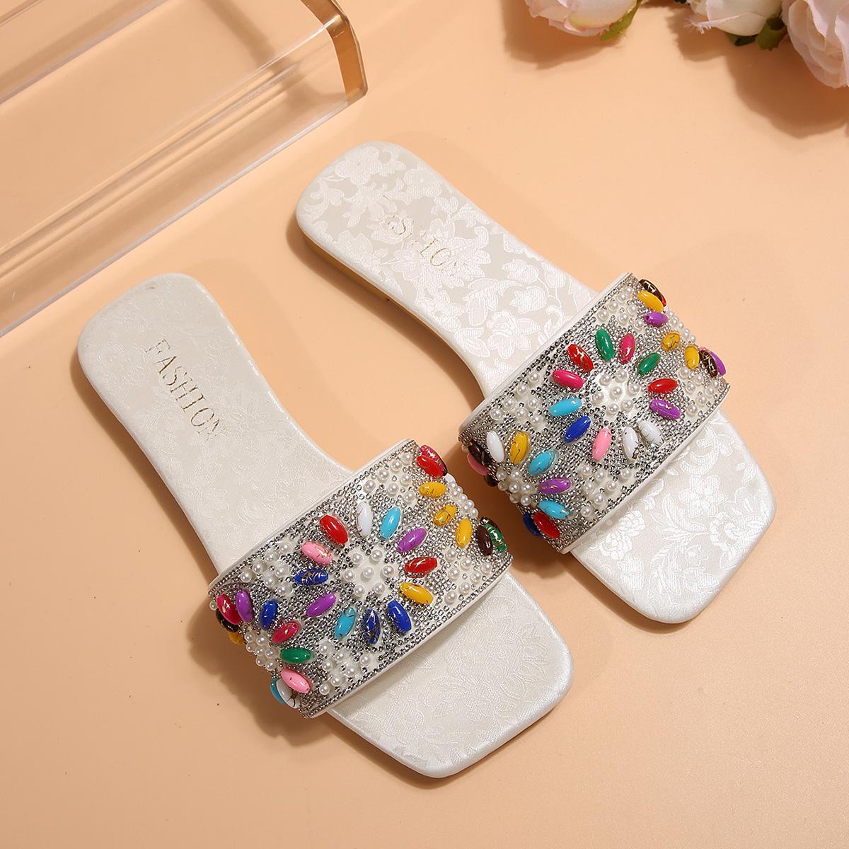 Large size soft-bottomed cool slippers for women s 2025 summer new European and American color bright diamond outer wear one-word flat-bottomed slippe 35
Large size soft-bottomed cool slippers for women s 2025 summer new European and American color bright diamond outer wear one-word flat-bottomed slippe 35