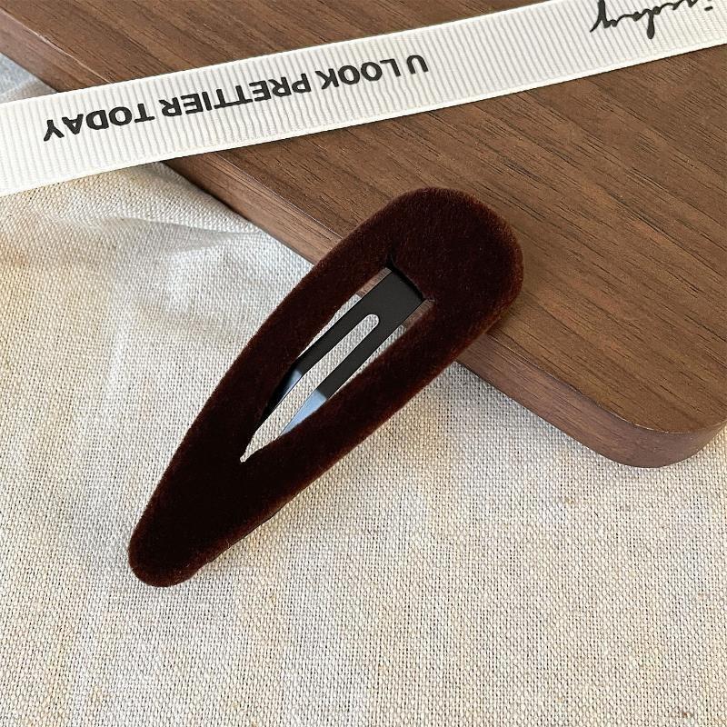 Korean Flocking Water Drop Hair Clips Simple Solid Color Bangs Side Hair Pin Cute Mini BB Clip Women Autumn Winter Hair Accessories
Korean Flocking Water Drop Hair Clips Simple Solid Color Bangs Side Hair Pin Cute Mini BB Clip Women Autumn Winter Hair Accessories