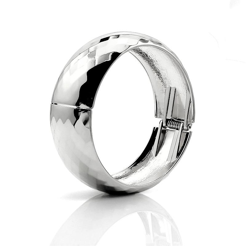 2026 New Arrival Women s Fashion Cuff Bracelets Popular Exaggerated Glossy Geometric Wide Bangle Trendy Metal Alloy Bracelet
2026 New Arrival Women s Fashion Cuff Bracelets Popular Exaggerated Glossy Geometric Wide Bangle Trendy Metal Alloy Bracelet