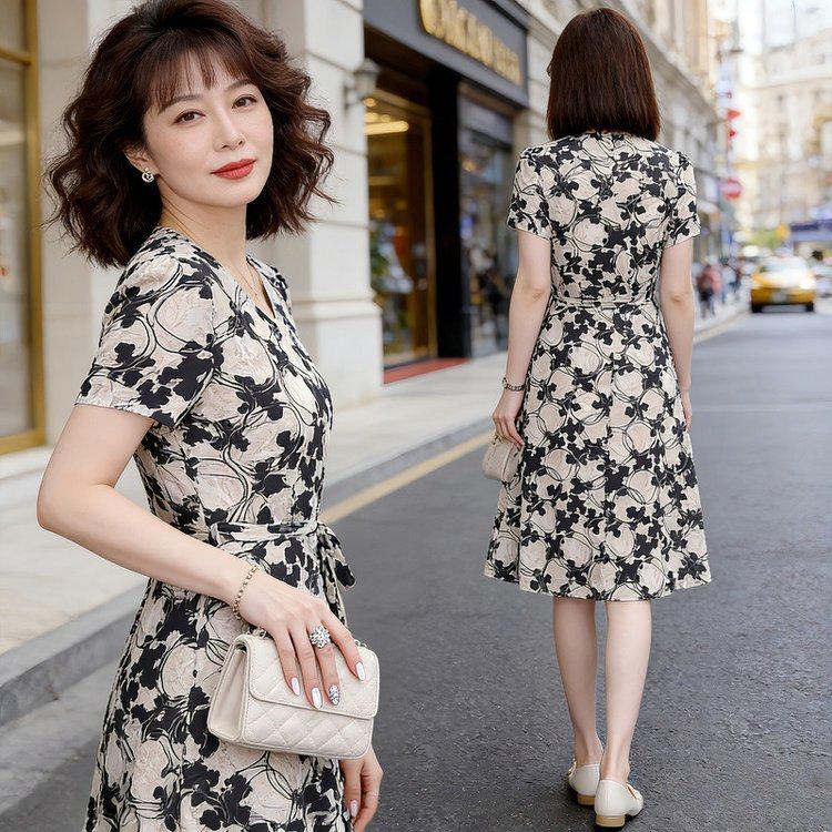 Chic Summer Printed Dress for Middle-Aged & Elderly Women - Plus Size, Waist-Cinched 3XL (suggested weight 57-64kg) чорний
Chic Summer Printed Dress for Middle-Aged & Elderly Women - Plus Size, Waist-Cinched 3XL (suggested weight 57-64kg) чорний