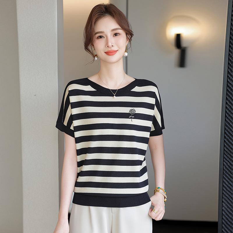 Summer Striped Short Sleeve Knit Top for Women - Age-Reducing, Loose Fit, 2025 New Collection for Middle-Aged Ladies L
Summer Striped Short Sleeve Knit Top for Women - Age-Reducing, Loose Fit, 2025 New Collection for Middle-Aged Ladies L