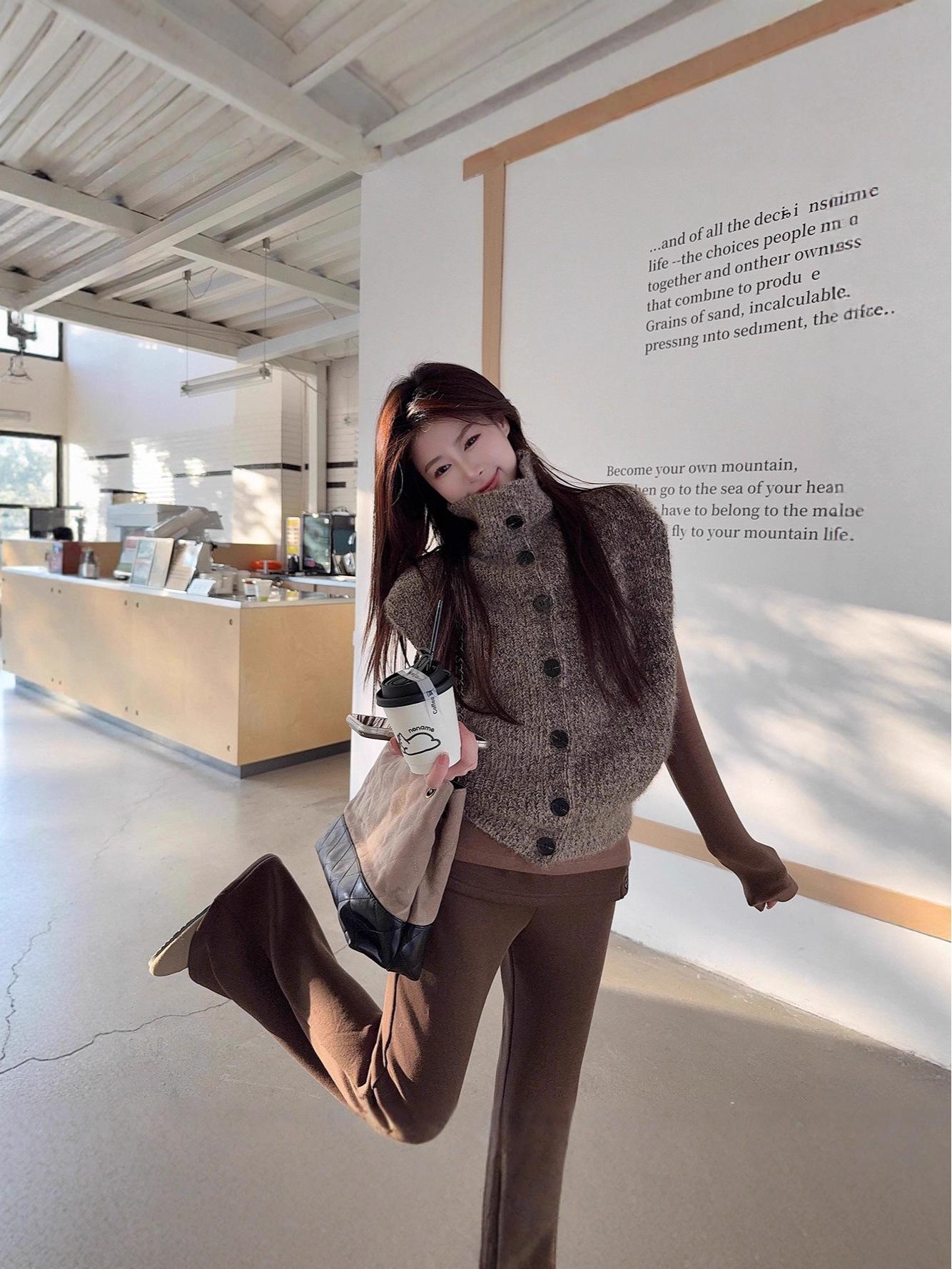 Real Shot: Korean College Style Loose Yarn Vest & Slim Fit Base Top for Women S
Real Shot: Korean College Style Loose Yarn Vest & Slim Fit Base Top for Women S
