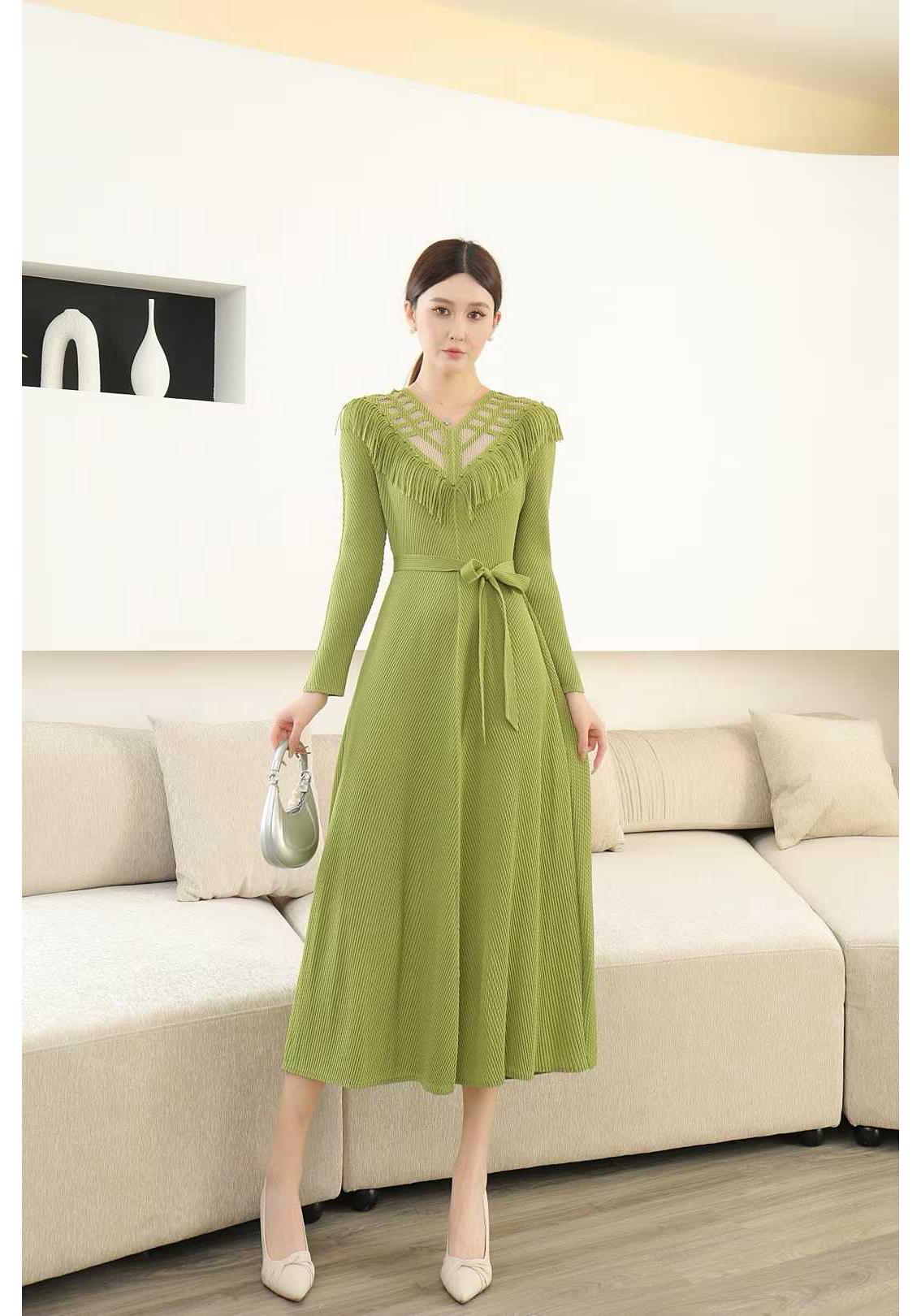 2026 Spring Elegant V-Neck Plus Size Tassel Pleated Long Dress One Size (80-160 Jin) желто-зеленый
2026 Spring Elegant V-Neck Plus Size Tassel Pleated Long Dress One Size (80-160 Jin) желто-зеленый