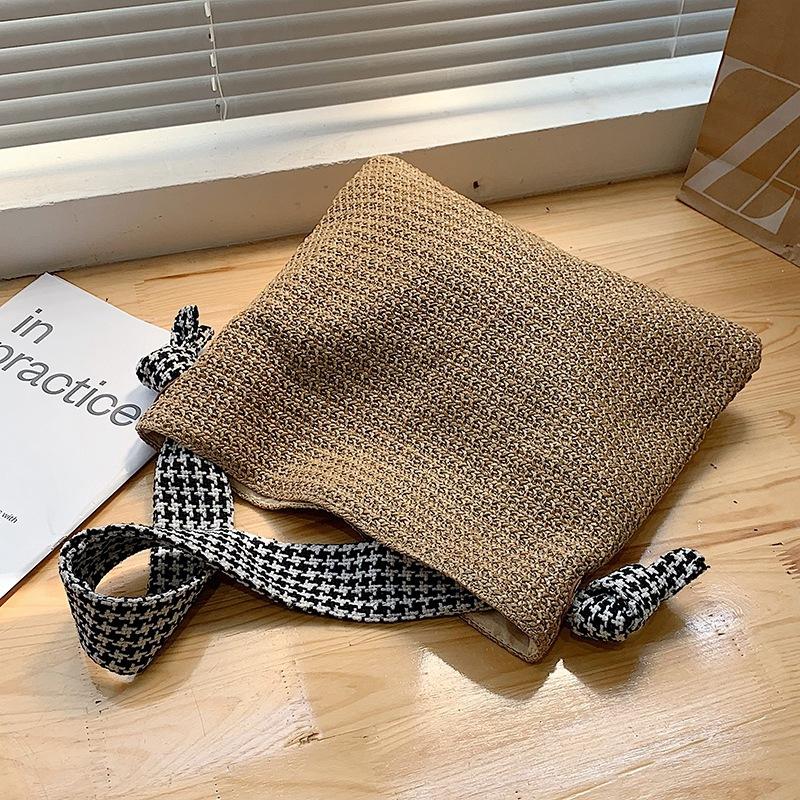 Simple Korean Style Straw Shoulder Bags for Women Summer Travel Ladies Underarm Bag Versatile Large Capacity Woven Handbag Tote коричневий
Simple Korean Style Straw Shoulder Bags for Women Summer Travel Ladies Underarm Bag Versatile Large Capacity Woven Handbag Tote коричневий