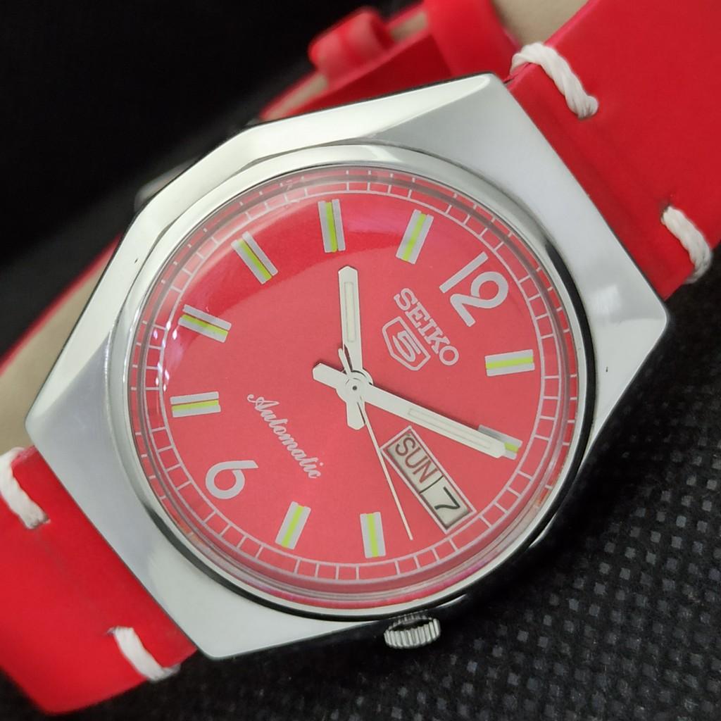 USED SEIKO 5 AUTOMATIC VINTAGE 7009A JAPAN MENS D/D RED WATCH 551h-a296069-2 SKU551h-a296069
USED SEIKO 5 AUTOMATIC VINTAGE 7009A JAPAN MENS D/D RED WATCH 551h-a296069-2 SKU551h-a296069