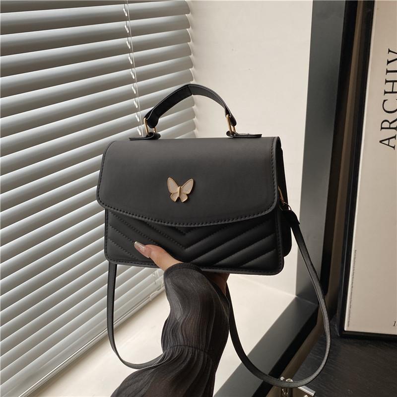 2025 summer new butterfly lock handbag bag women s fashion popular shoulder bag versatile messenger bag чёрный
2025 summer new butterfly lock handbag bag women s fashion popular shoulder bag versatile messenger bag чёрный