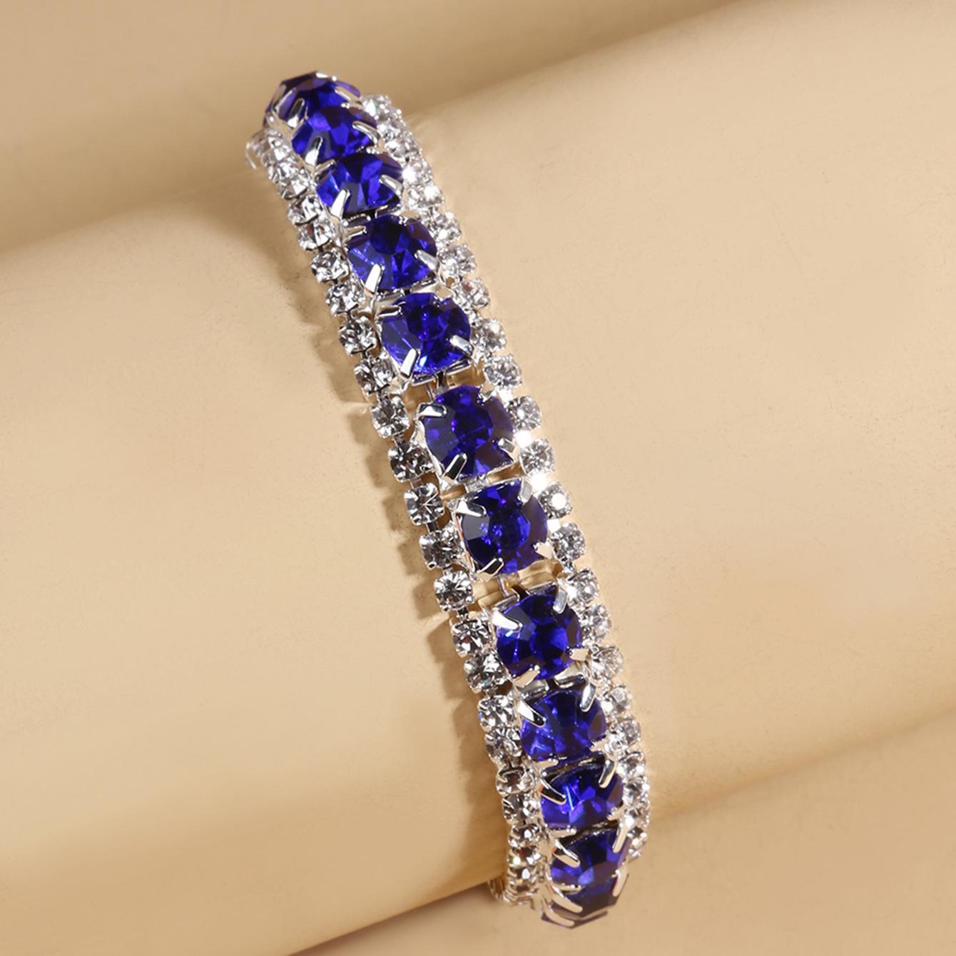 Комплект свадебных украшений с голубым цирконием: Ожерелье, серьги и браслет (ЗН010)
Комплект свадебных украшений с голубым цирконием: Ожерелье, серьги и браслет (ЗН010)