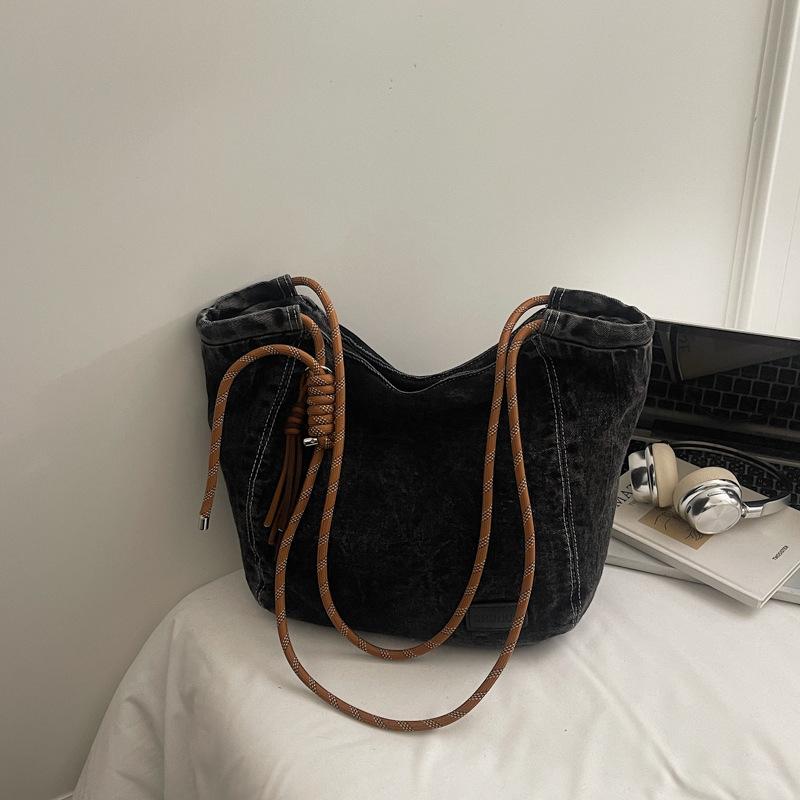 Fashi Crossbody Bag Women Vintage Washed Denim Shoulder Bag Large Capacity Comfortable and Versatile Texture Bags for Travel чёрный
Fashi Crossbody Bag Women Vintage Washed Denim Shoulder Bag Large Capacity Comfortable and Versatile Texture Bags for Travel чёрный