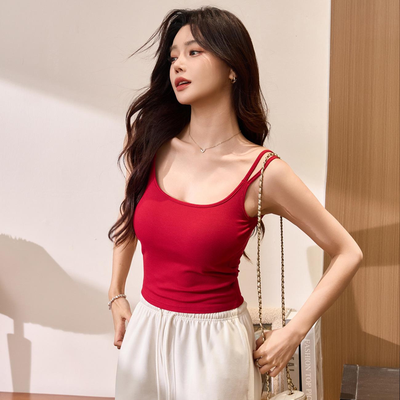 Women s 2025 Summer U-Neck Sleeveless One-Piece Sling Tank Top with Chest Pad - High Elastic Cotton, Anti-Side Fat Design S
Women s 2025 Summer U-Neck Sleeveless One-Piece Sling Tank Top with Chest Pad - High Elastic Cotton, Anti-Side Fat Design S