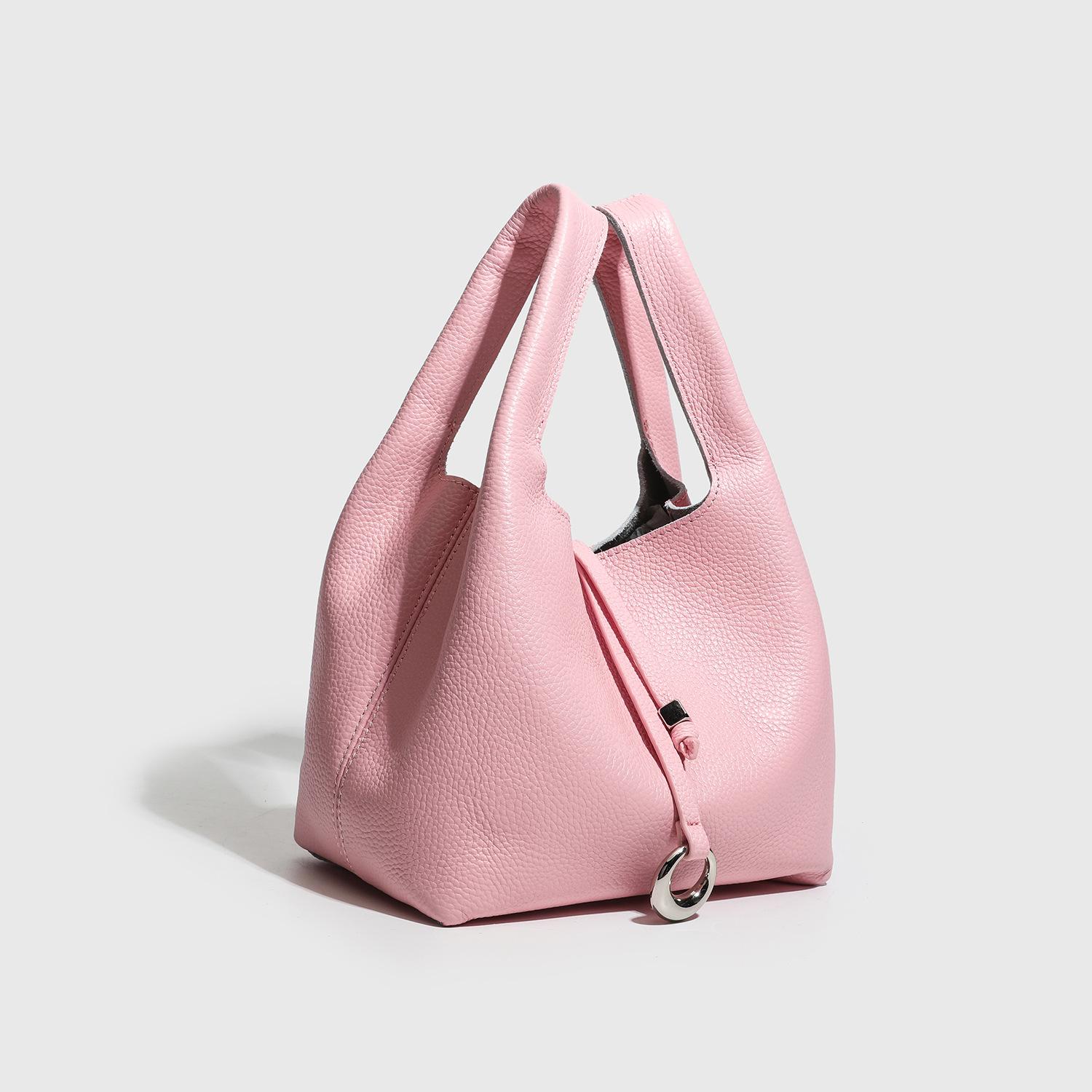 High-End Fashion Vegetable Basket Bucket Bag Women S Niche Versatile Handbag Commuter Shoulder Crossbody 19*12*17
High-End Fashion Vegetable Basket Bucket Bag Women S Niche Versatile Handbag Commuter Shoulder Crossbody 19*12*17