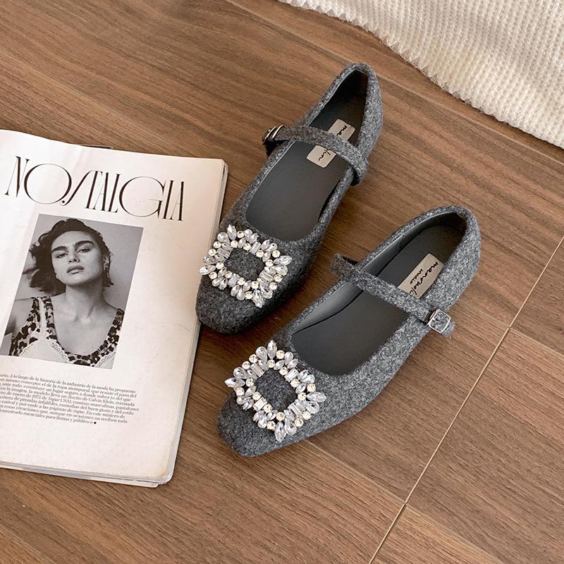 Французский маленький ароматный стиль белые легкие туфли на толстом каблуке женские 2025 новые весенние универсальные туфли Мэри Джейн 40 серый
Французский маленький ароматный стиль белые легкие туфли на толстом каблуке женские 2025 новые весенние универсальные туфли Мэри Джейн 40 серый